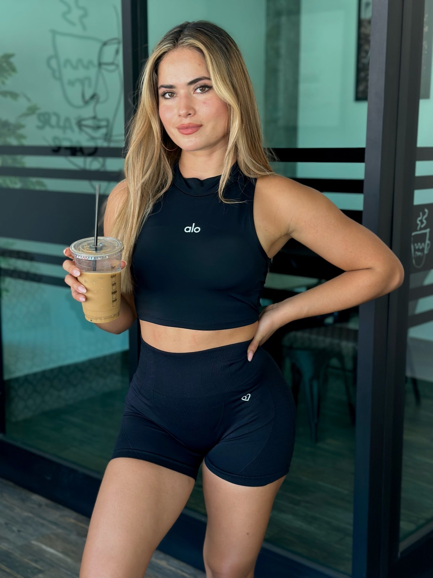 Shorts Contour Negro